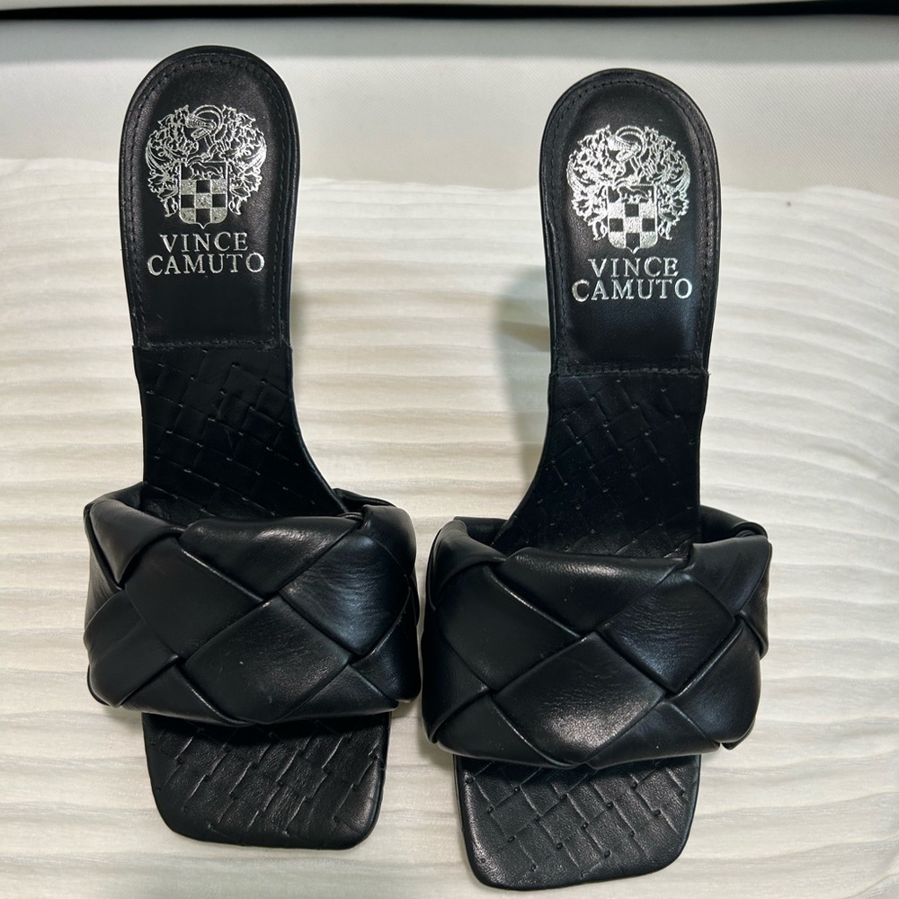 Vince Camuto size 6 heels
